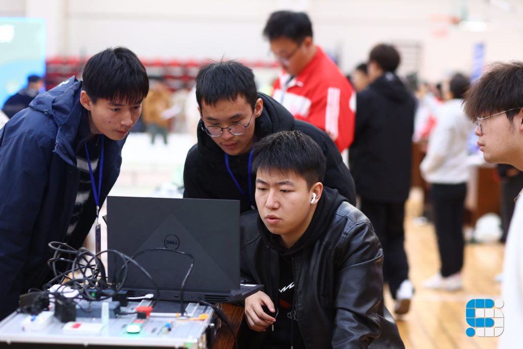 024年第21届全国大学生信息安全与对抗技术竞赛“智能安全赛”成功召开"